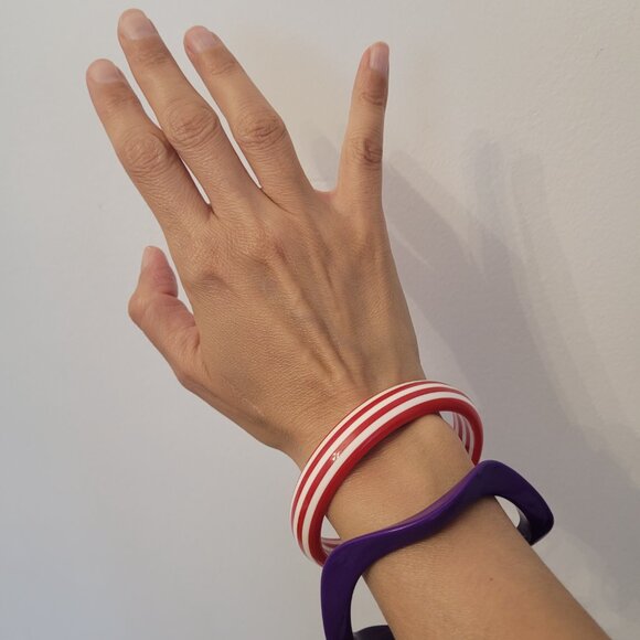 1980s Plastic Bangles/Bracelets - Picture 4 of 4